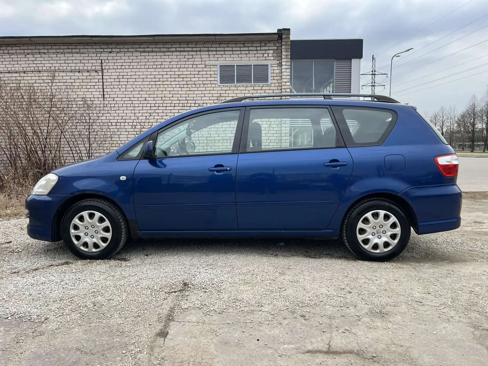 Toyota Avensis Verso