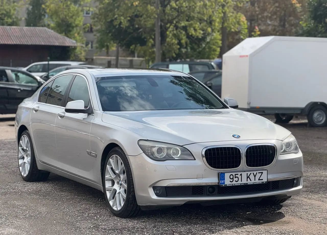 BMW 730