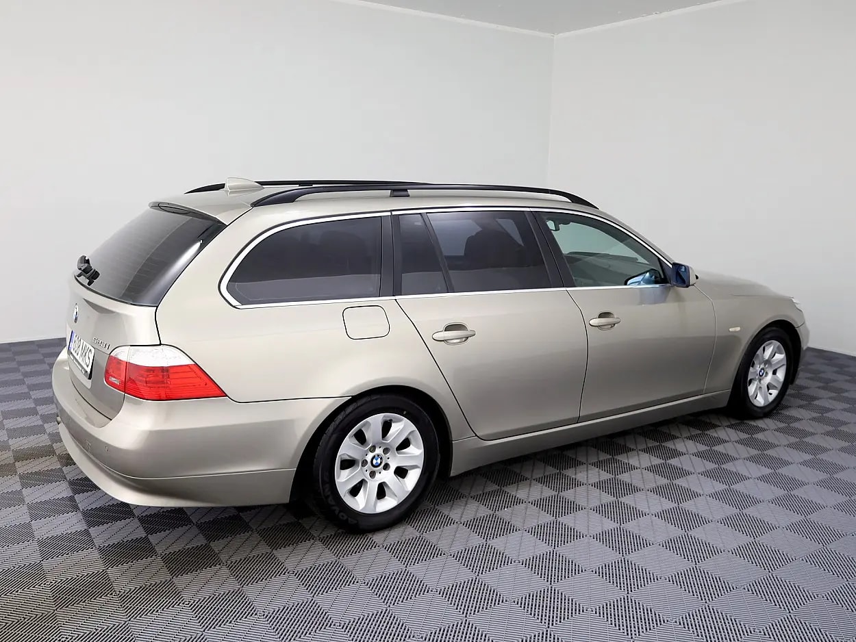 BMW 523