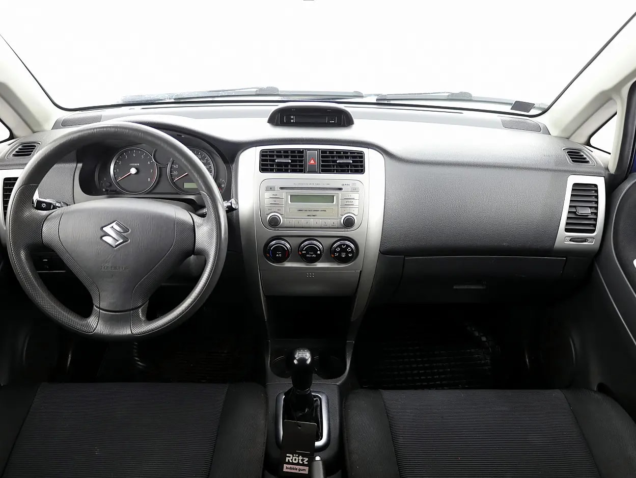 Suzuki Liana