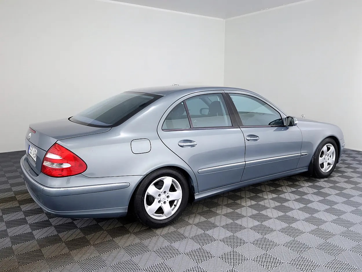 Mercedes-Benz E 200