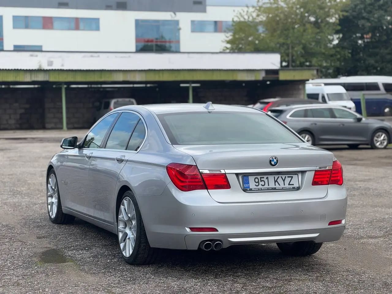 BMW 730