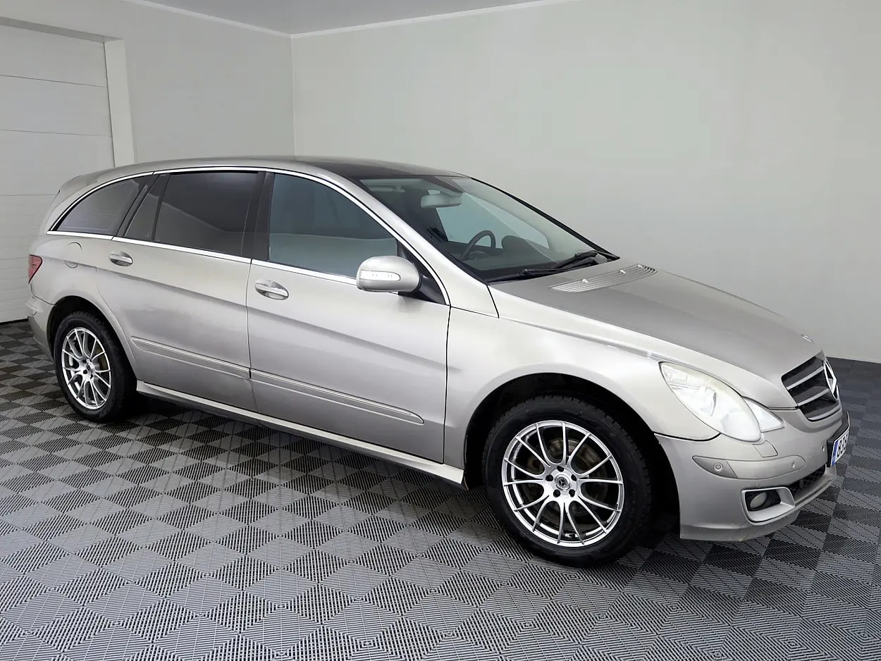 Mercedes-Benz R 320