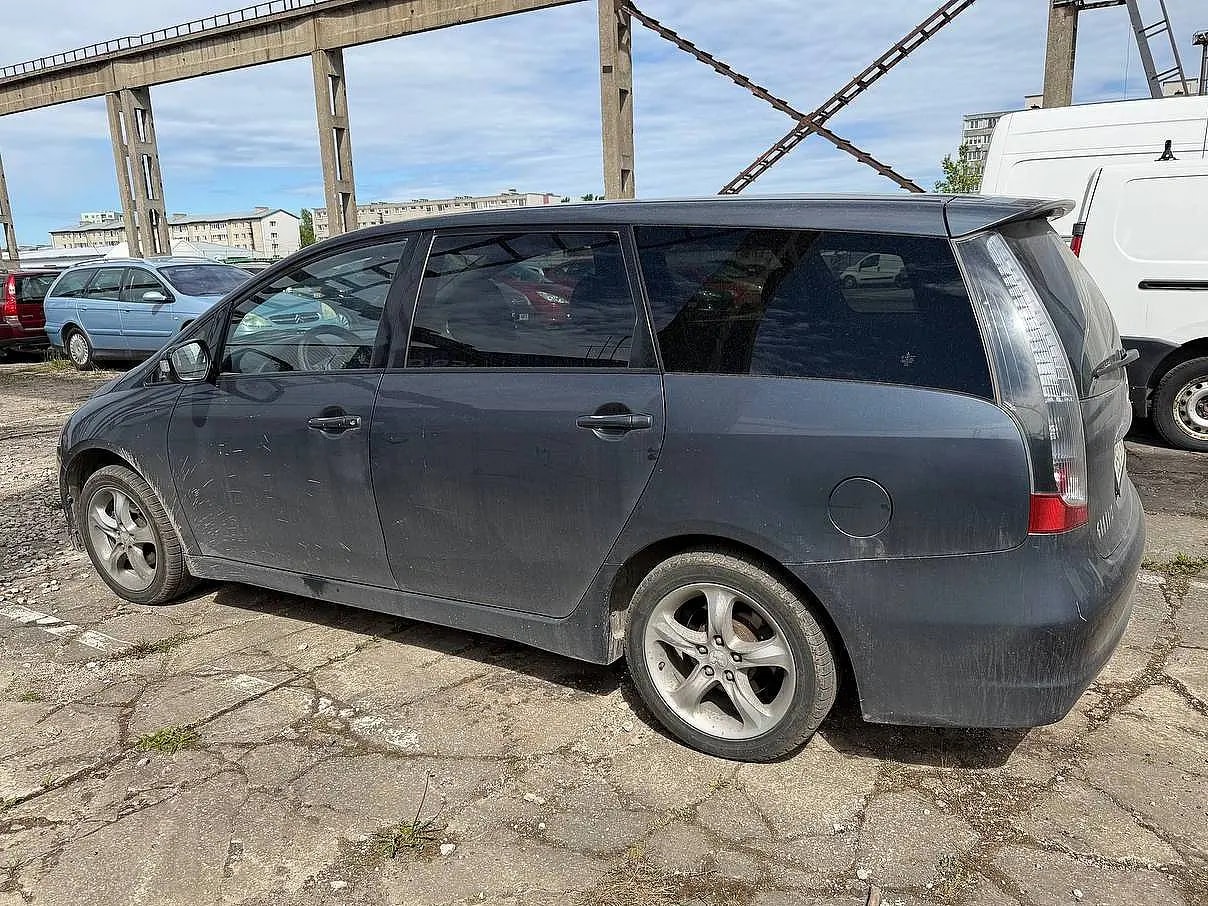 Mitsubishi Grandis