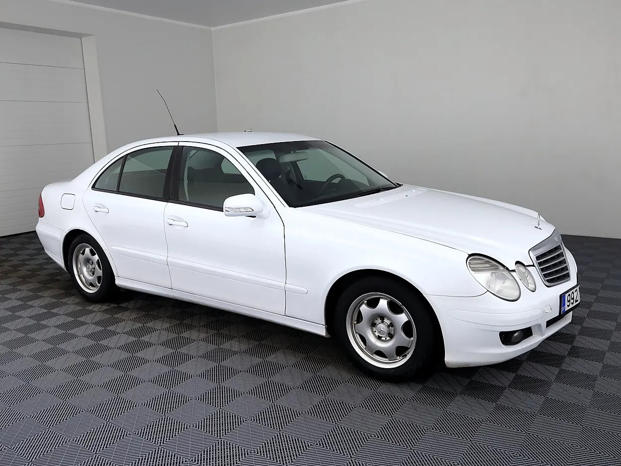 Mercedes-Benz E 200