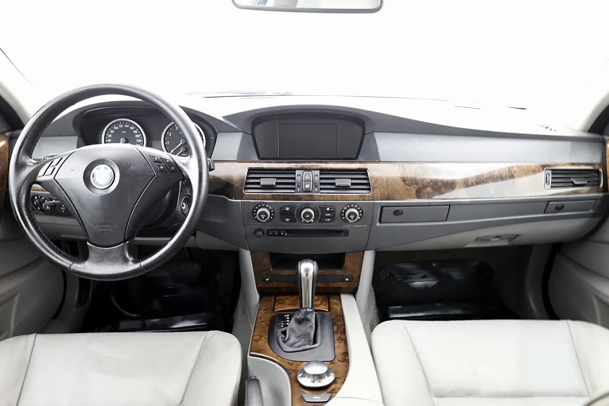 BMW 525