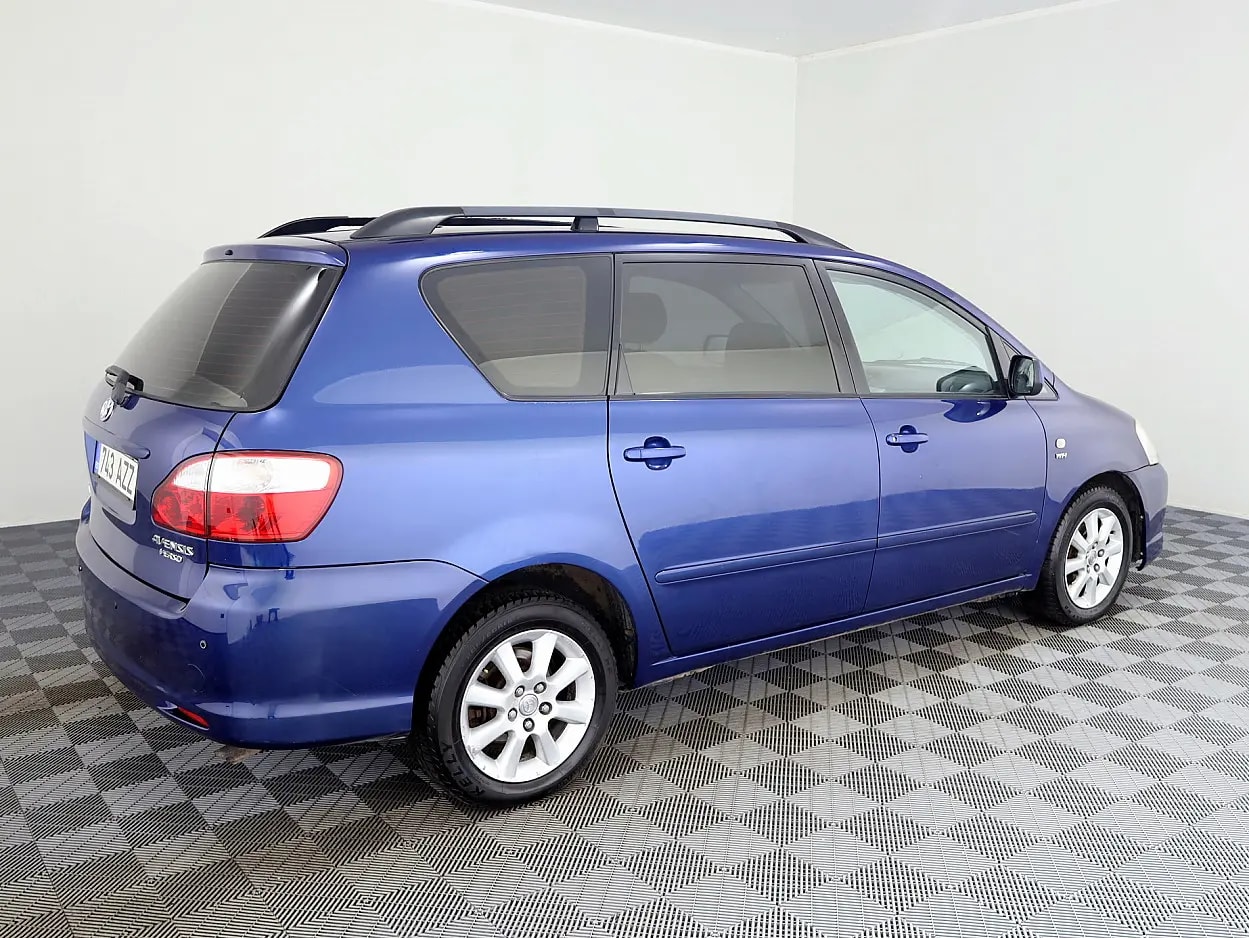 Toyota Avensis Verso