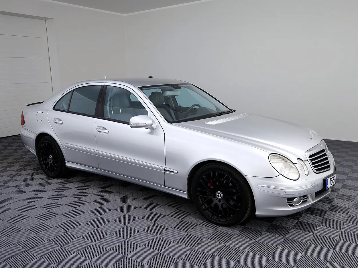 Mercedes-Benz E 320