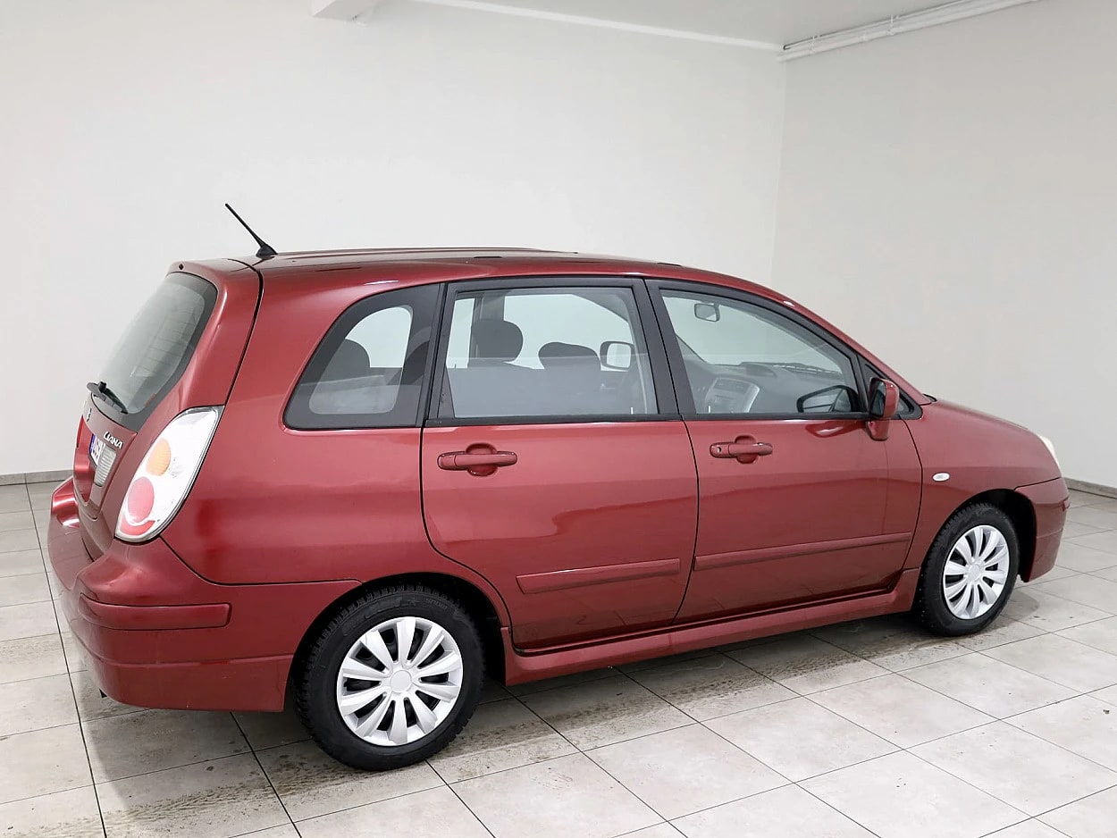 Suzuki Liana