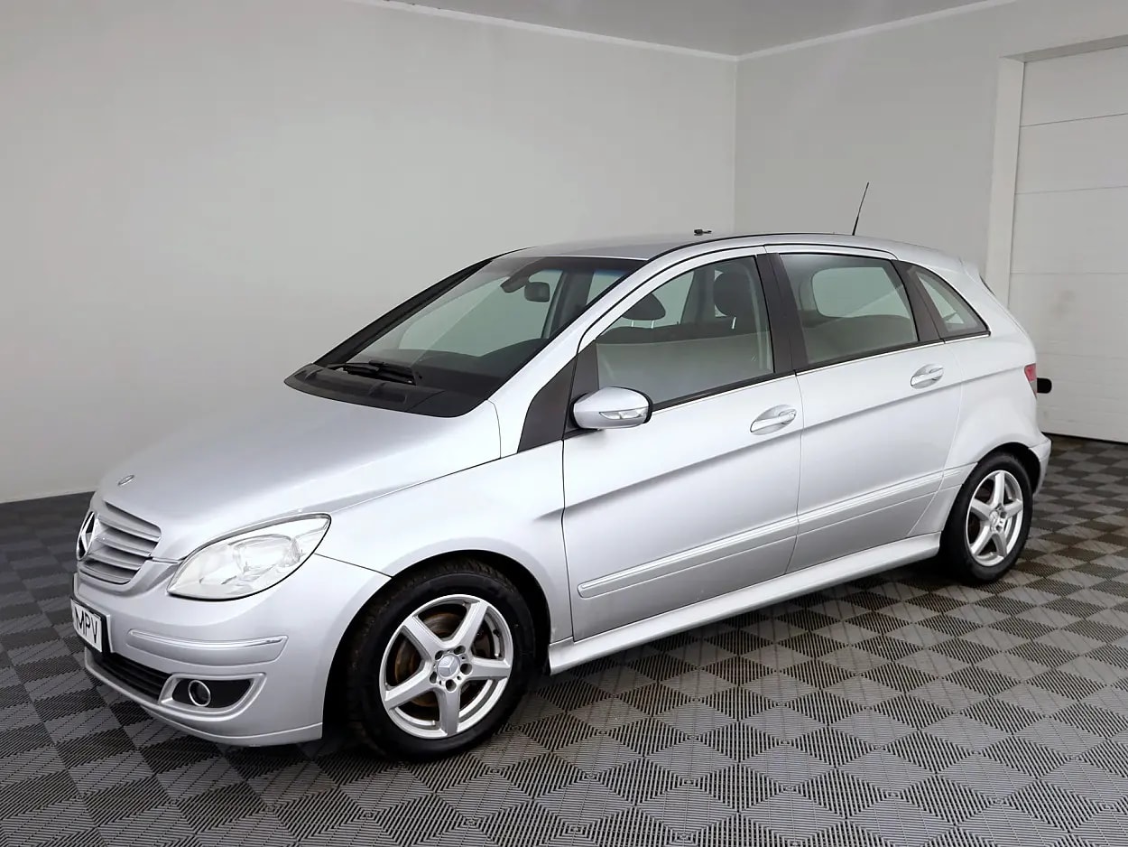 Mercedes-Benz B 200