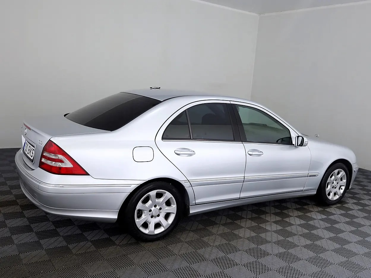 Mercedes-Benz C 220