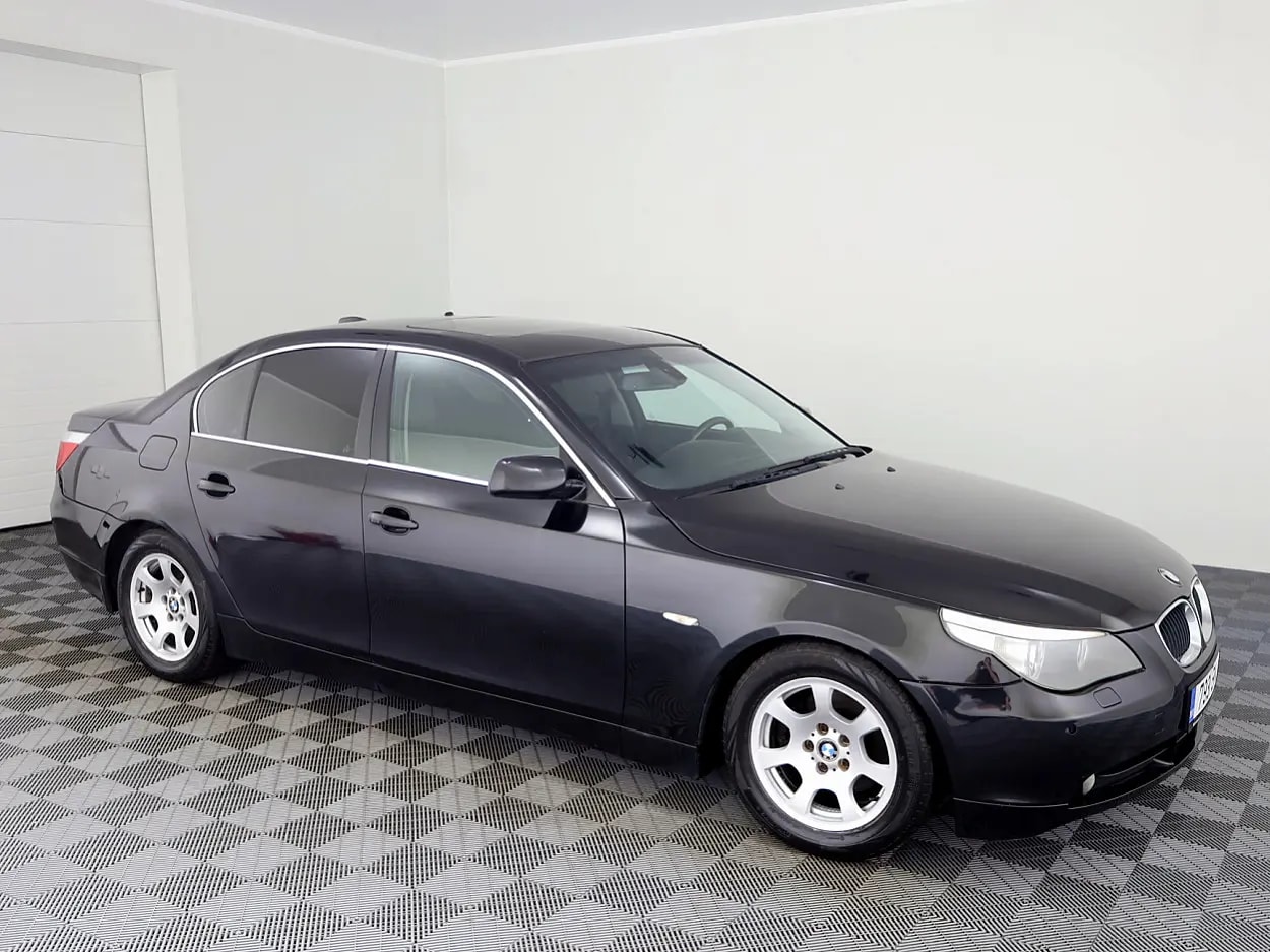 BMW 523