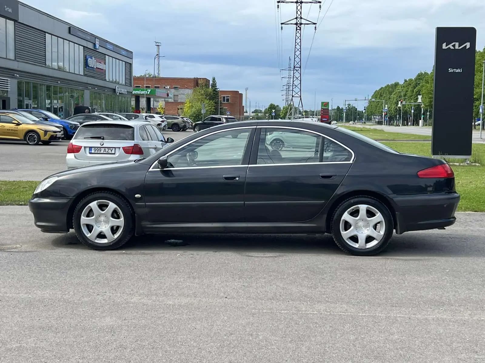 Peugeot 607