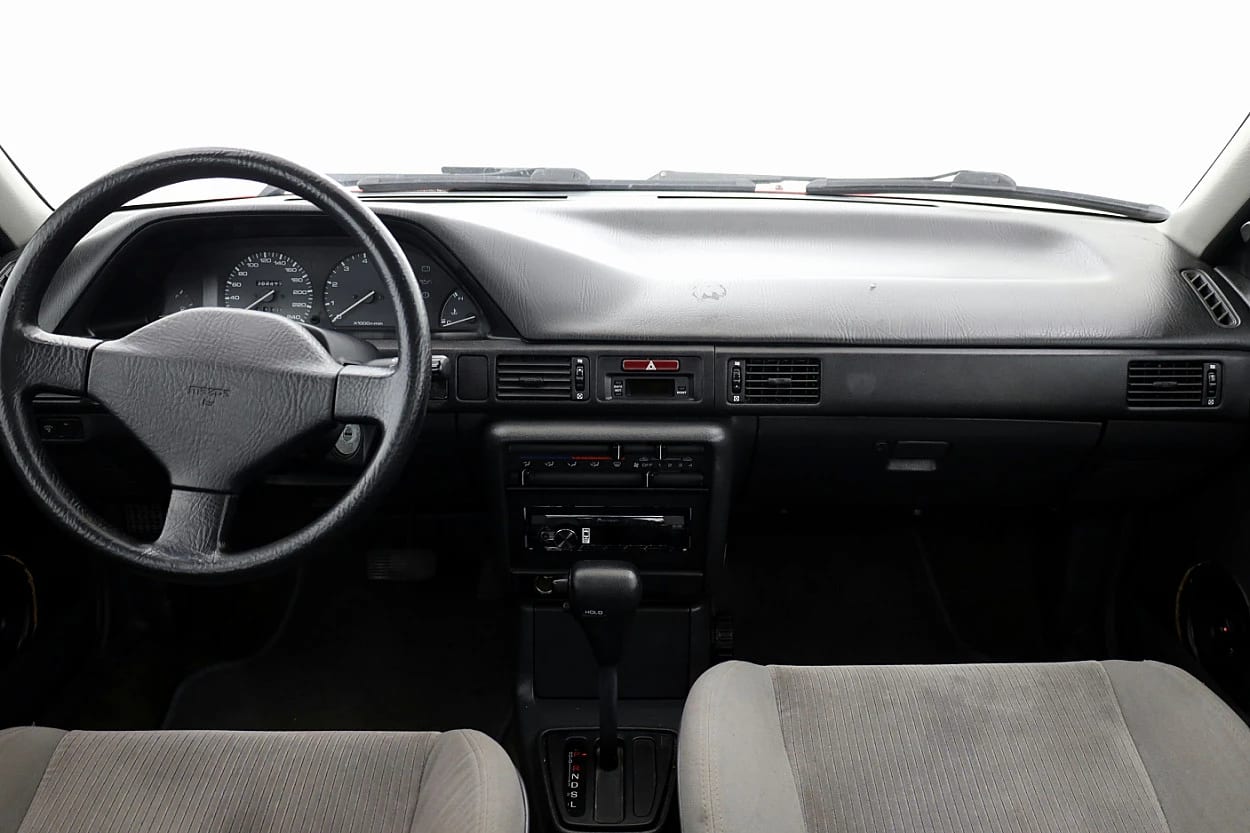 Mazda 323