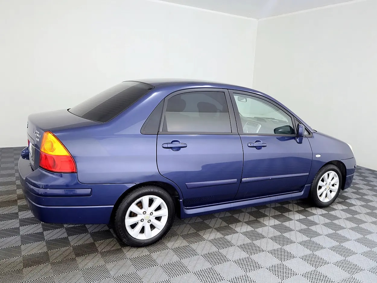 Suzuki Liana
