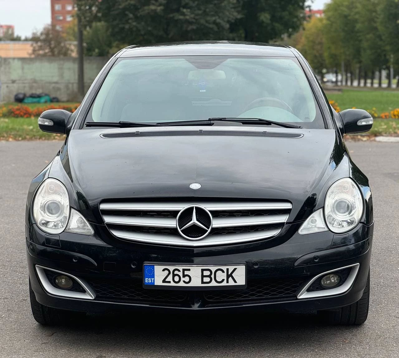 Mercedes-Benz R 320