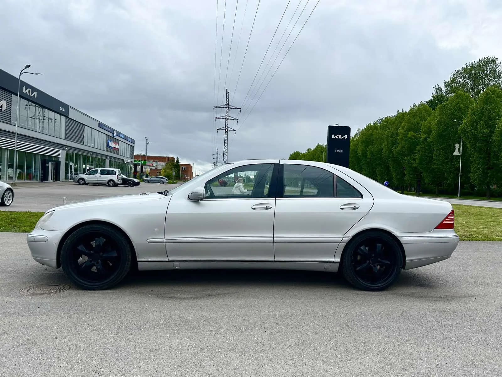 Mercedes-Benz S 320