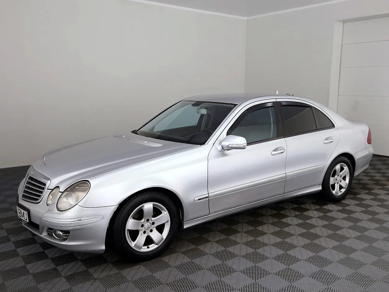 Mercedes-Benz E 220