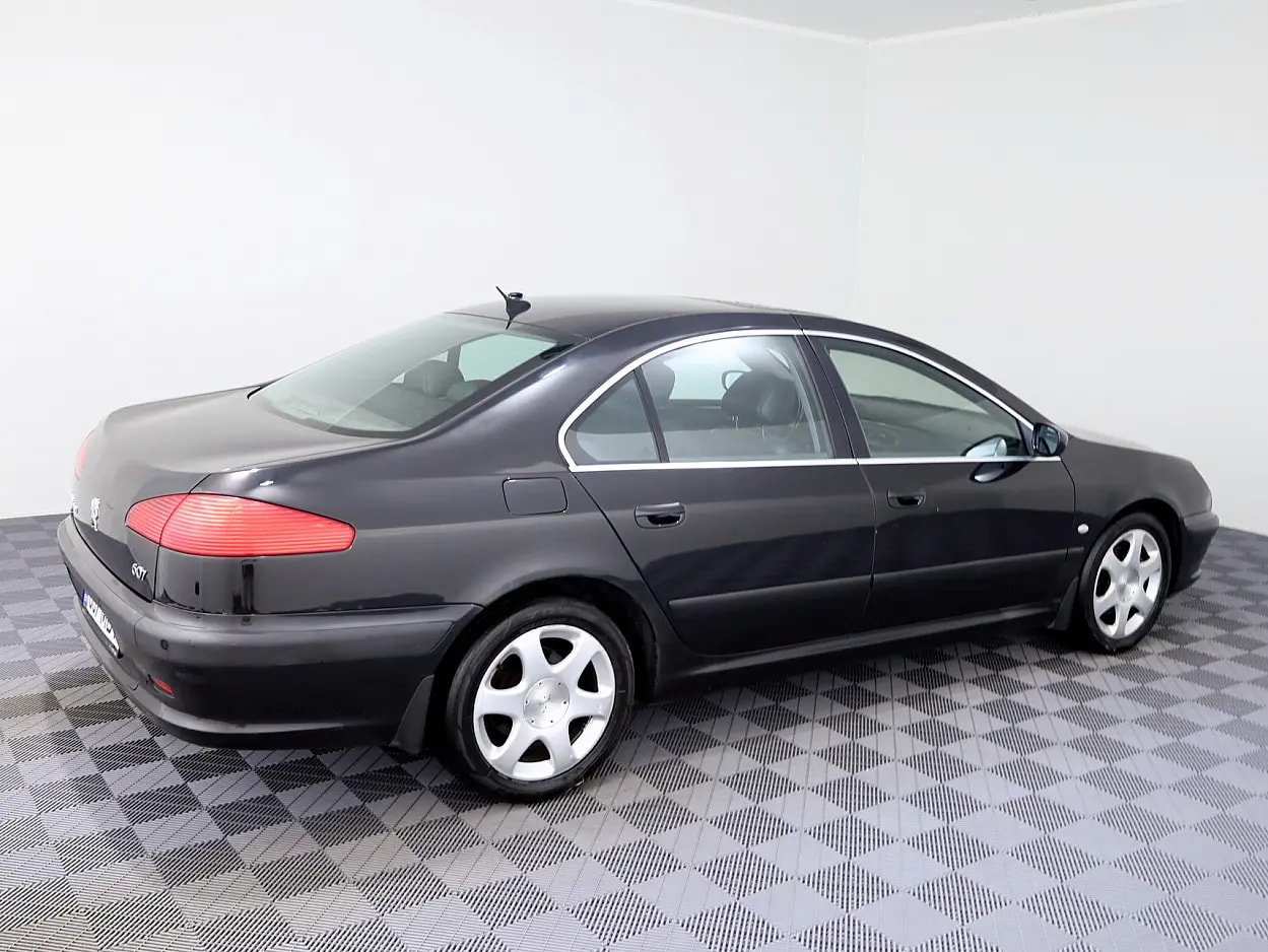Peugeot 607