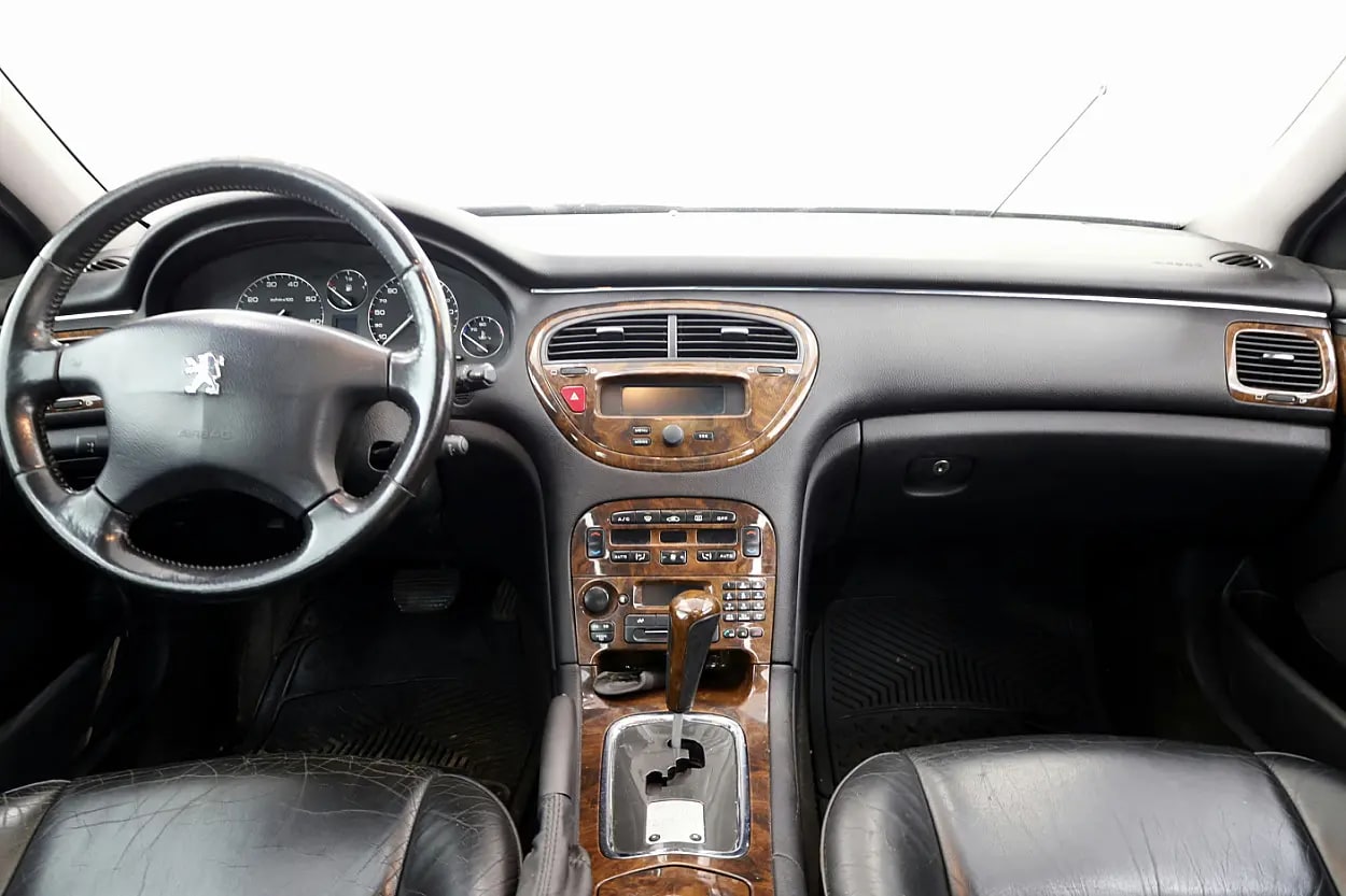 Peugeot 607