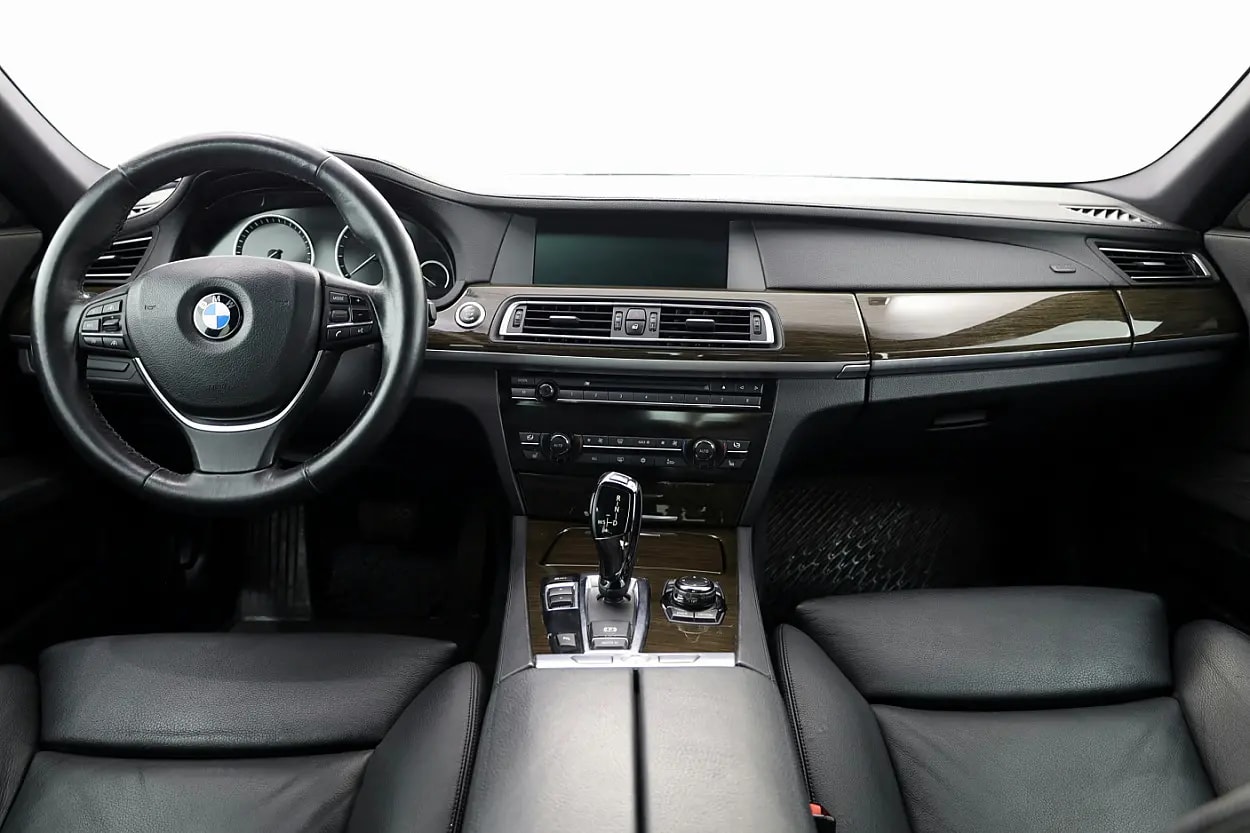BMW 750