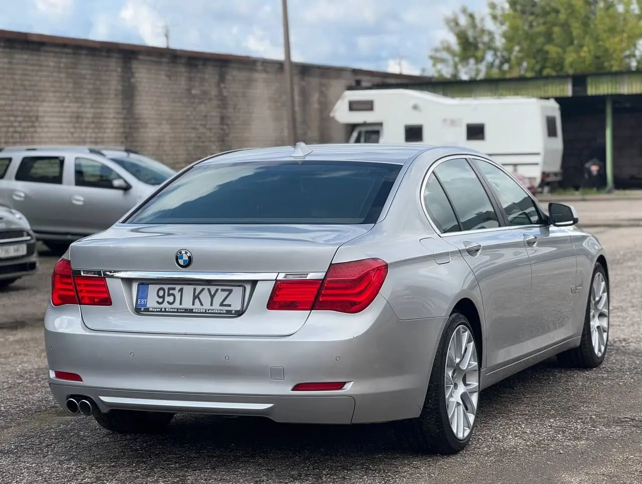 BMW 730
