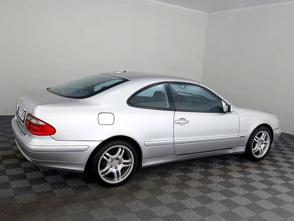 Mercedes-Benz CLK 320