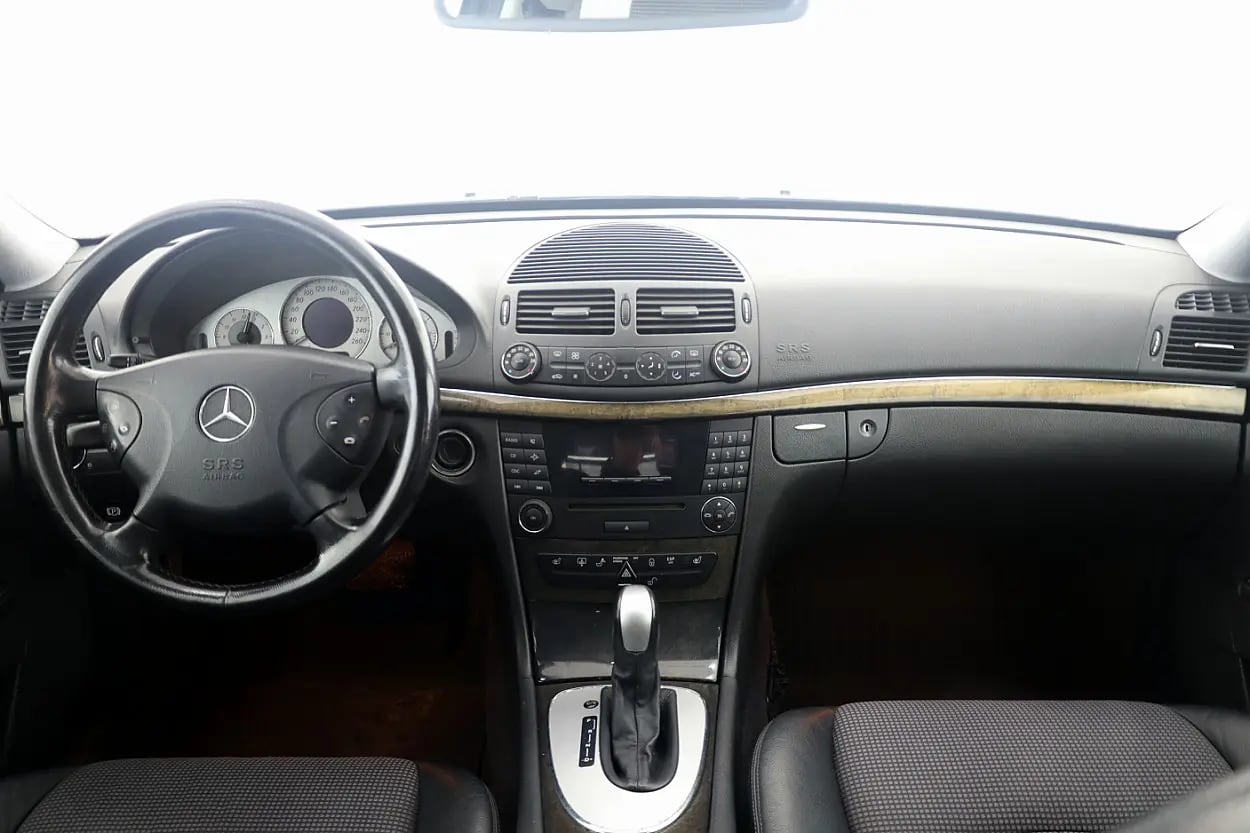 Mercedes-Benz E 200