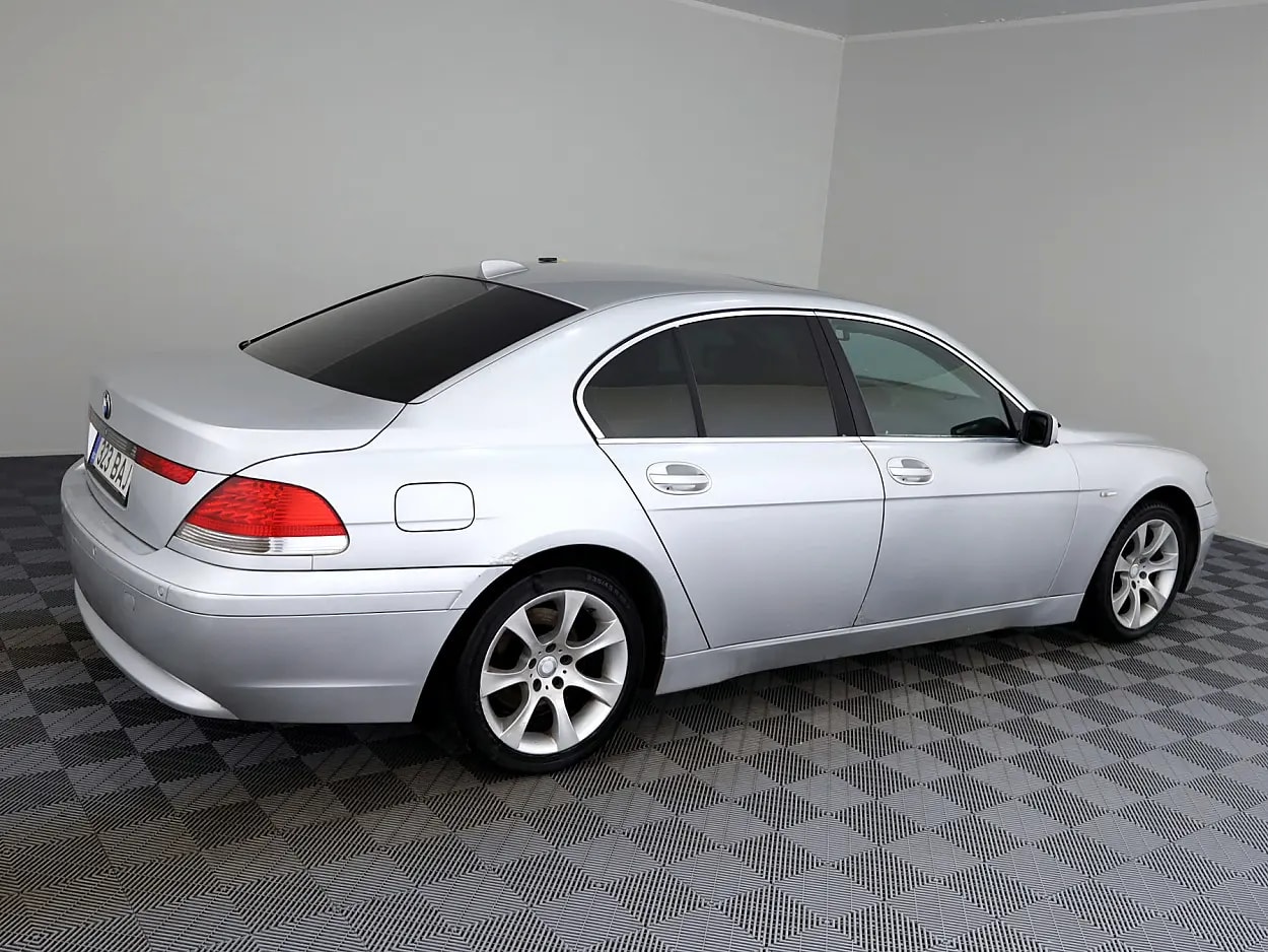 BMW 730