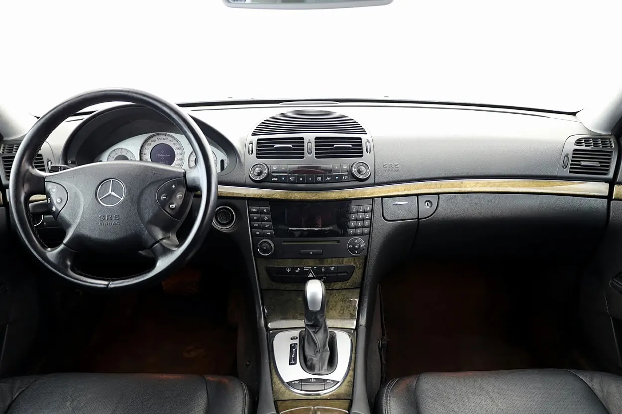Mercedes-Benz E 320