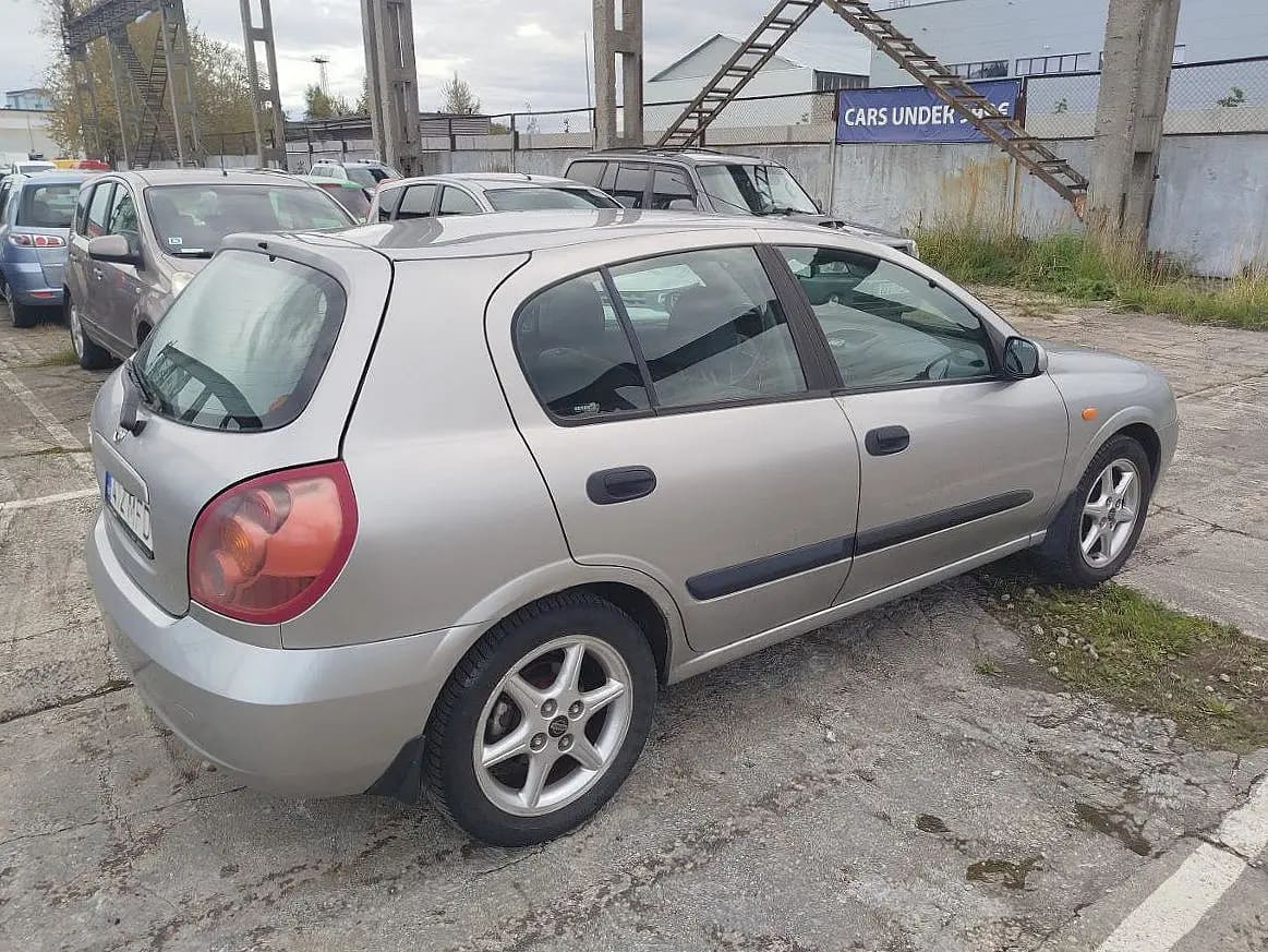Nissan Almera