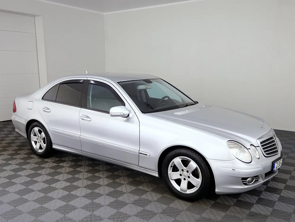 Mercedes-Benz E 220