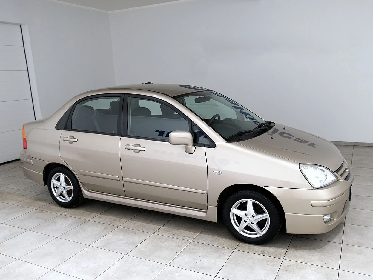 Suzuki Liana