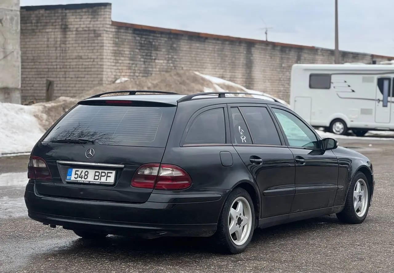 Mercedes-Benz E 220