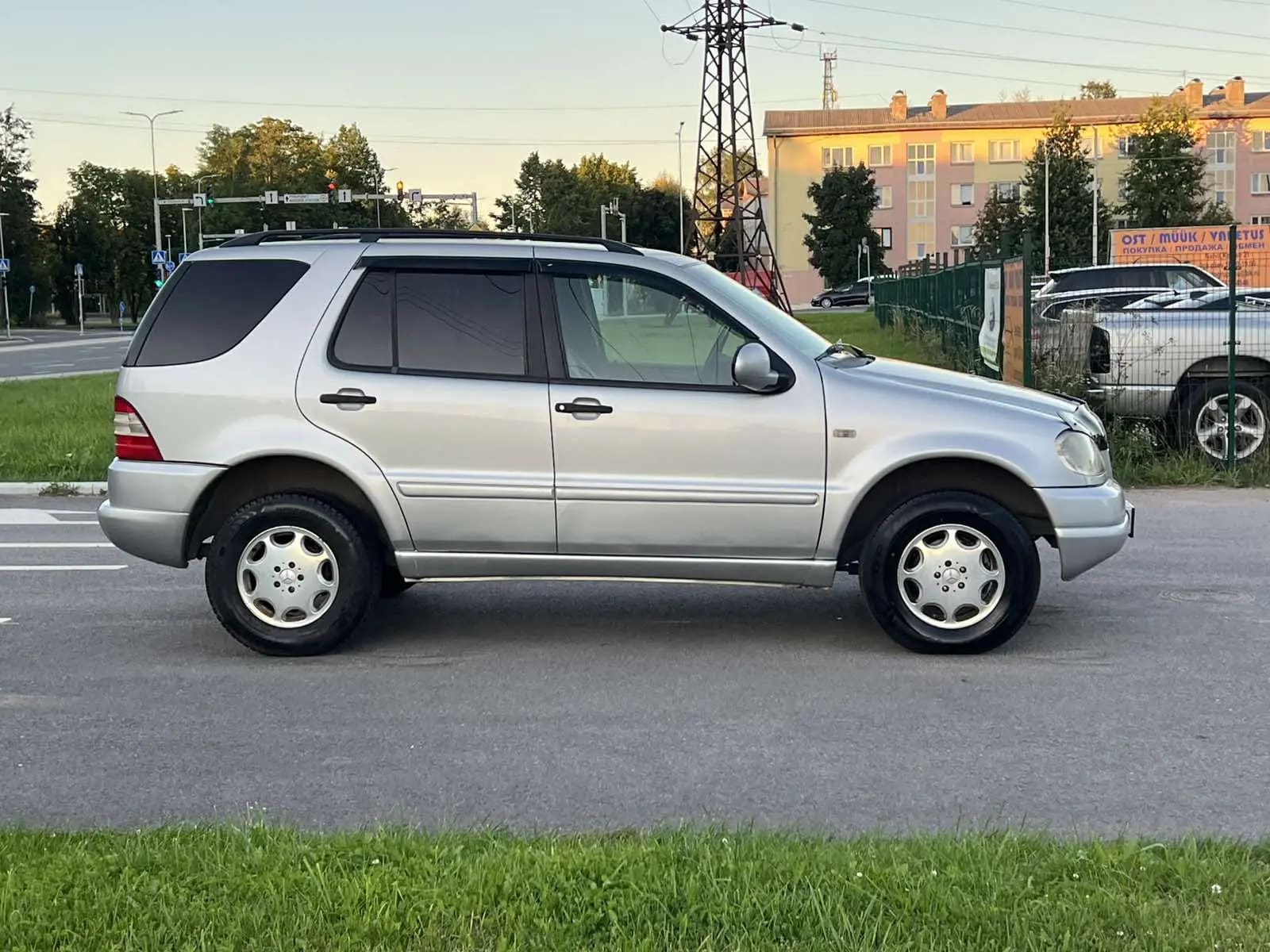 Mercedes-Benz ML 320