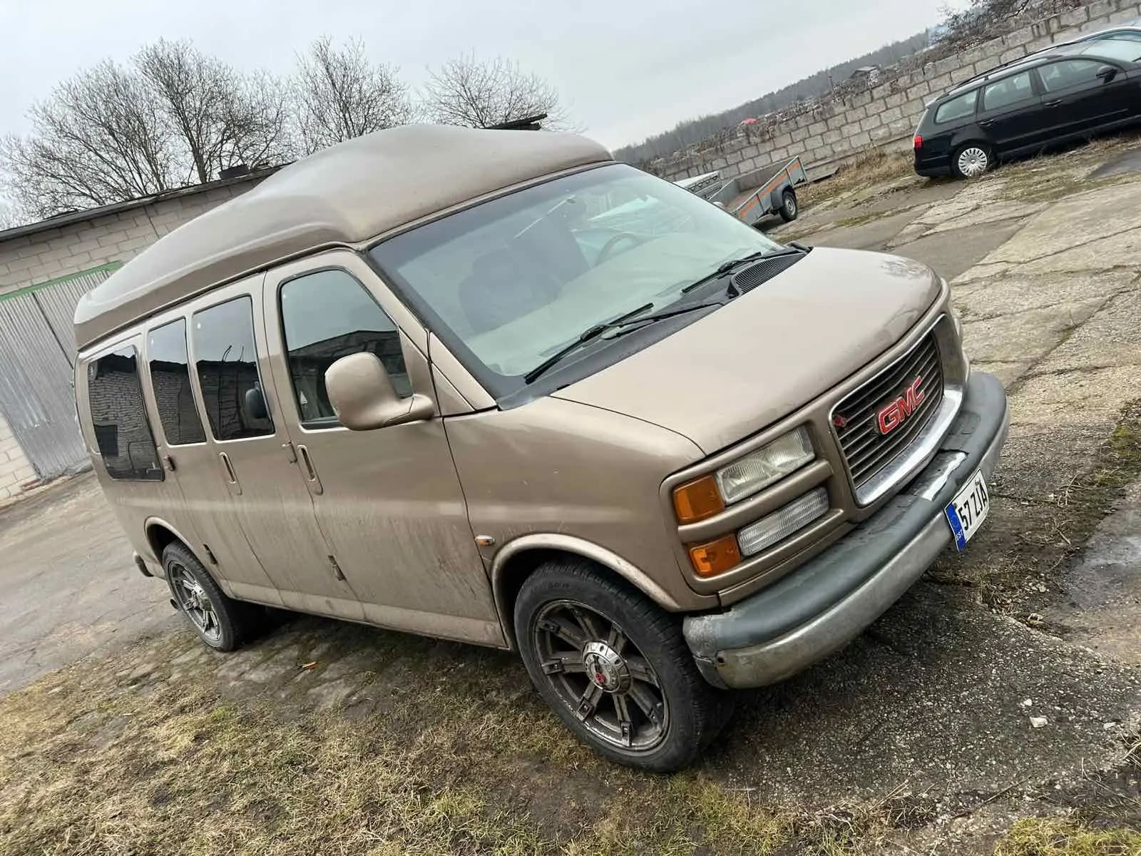 GMC Savana