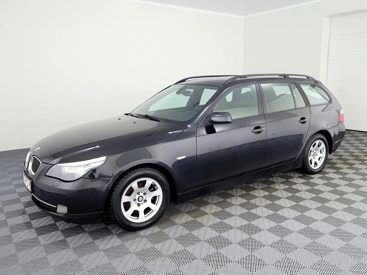 BMW 523