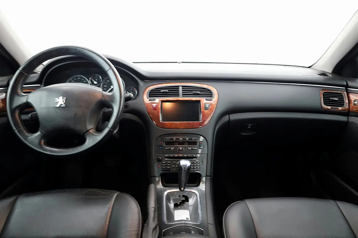 Peugeot 607