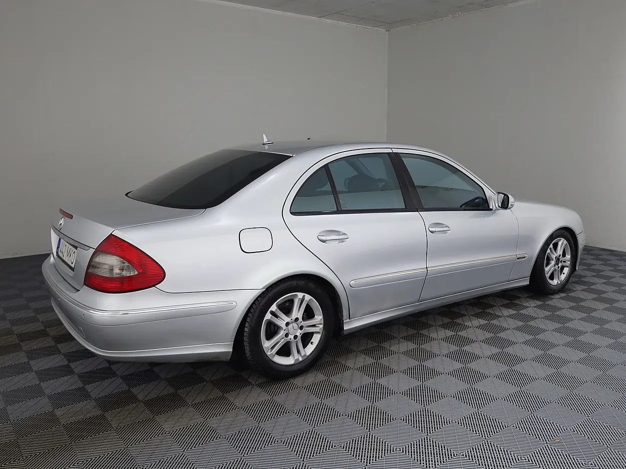 Mercedes-Benz E 220