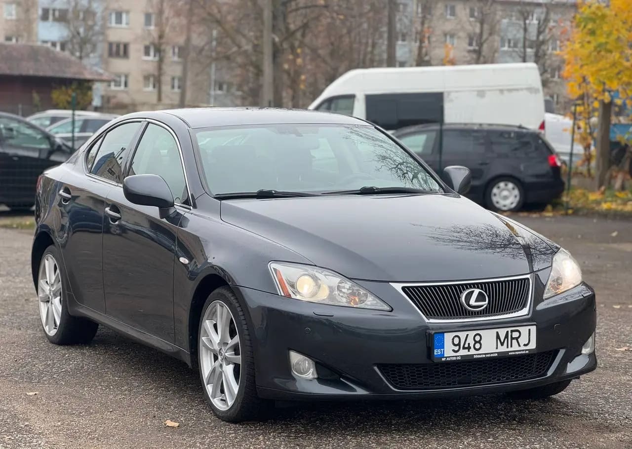 Lexus IS 220