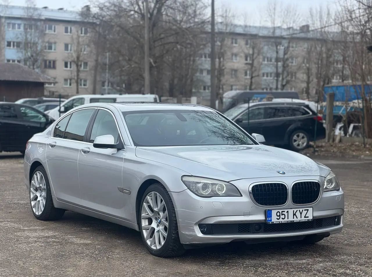 BMW 730