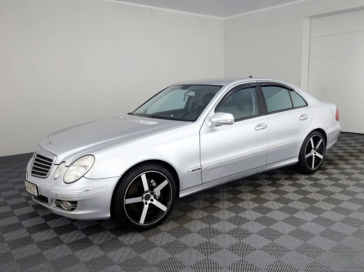 Mercedes-Benz E 280