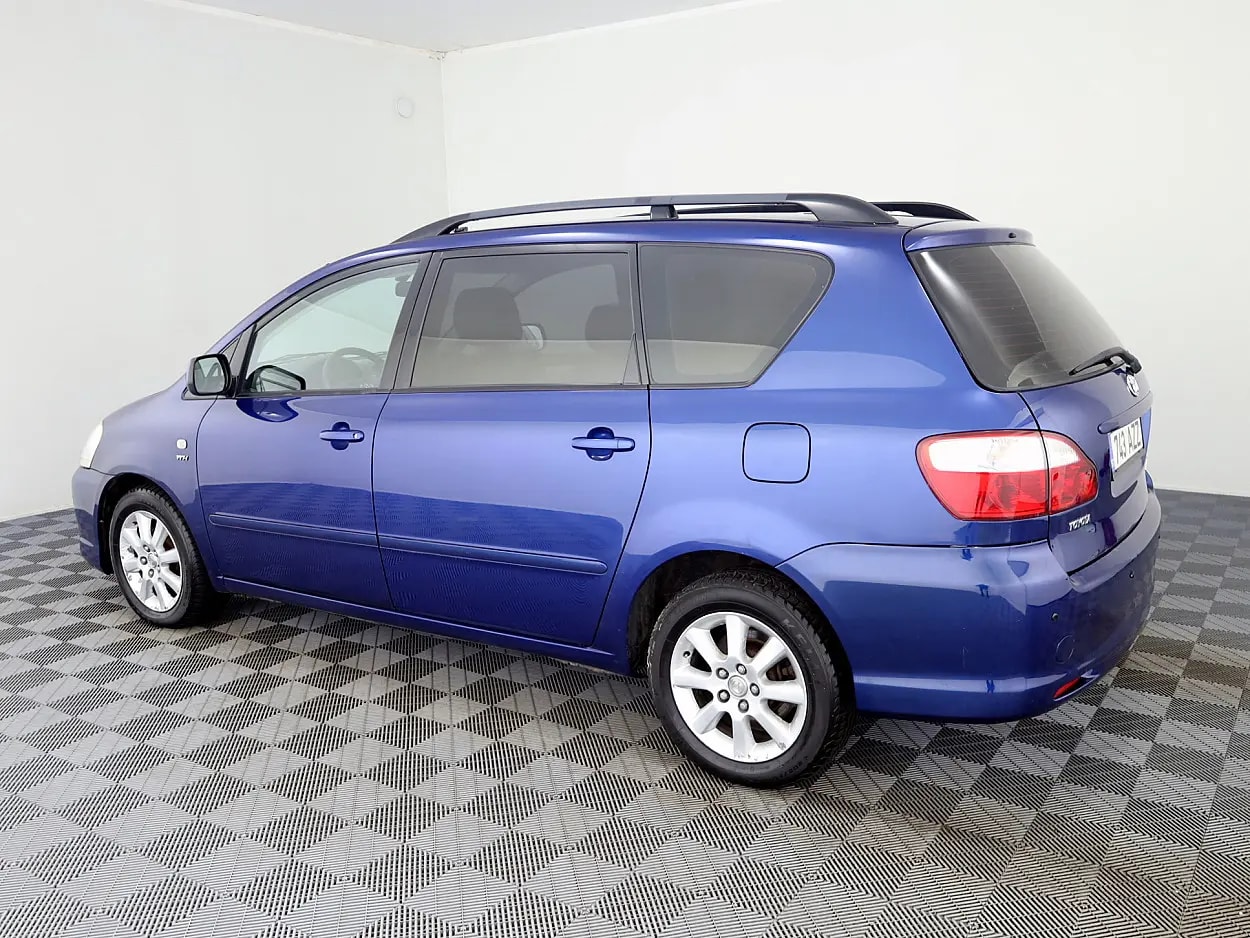 Toyota Avensis Verso