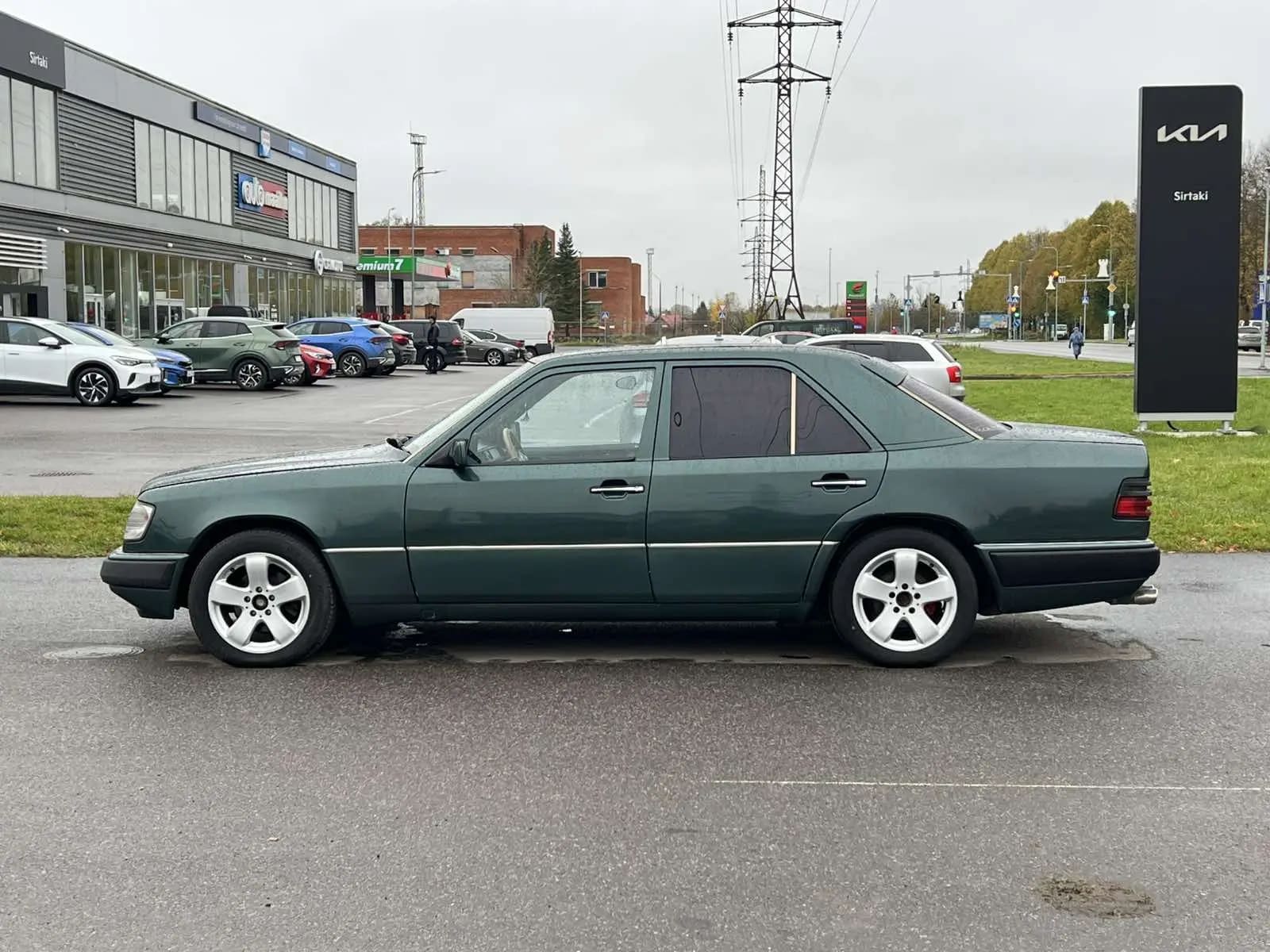 Mercedes-Benz 300