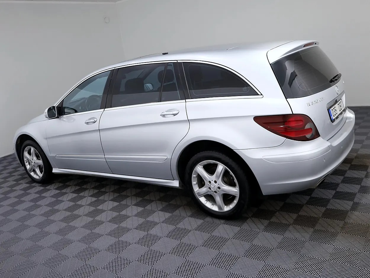 Mercedes-Benz R 320