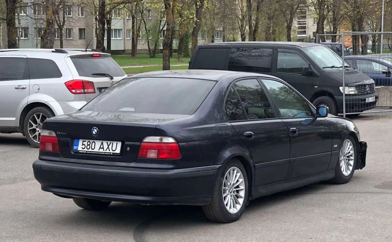 BMW 523