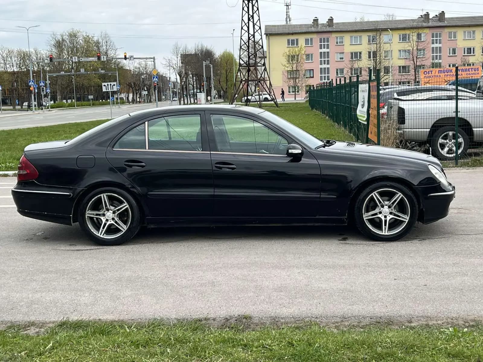 Mercedes-Benz E 200