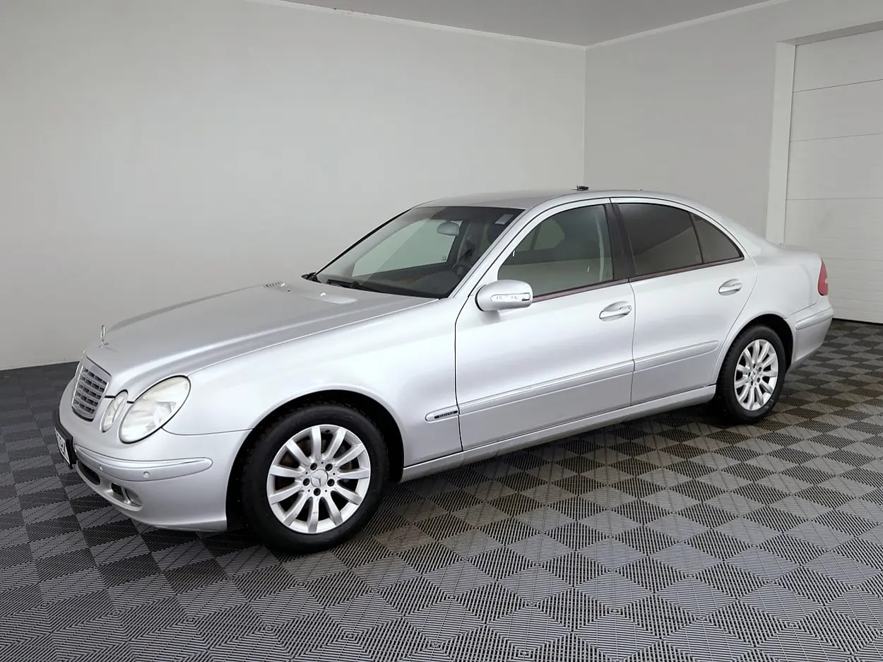 Mercedes-Benz E 220