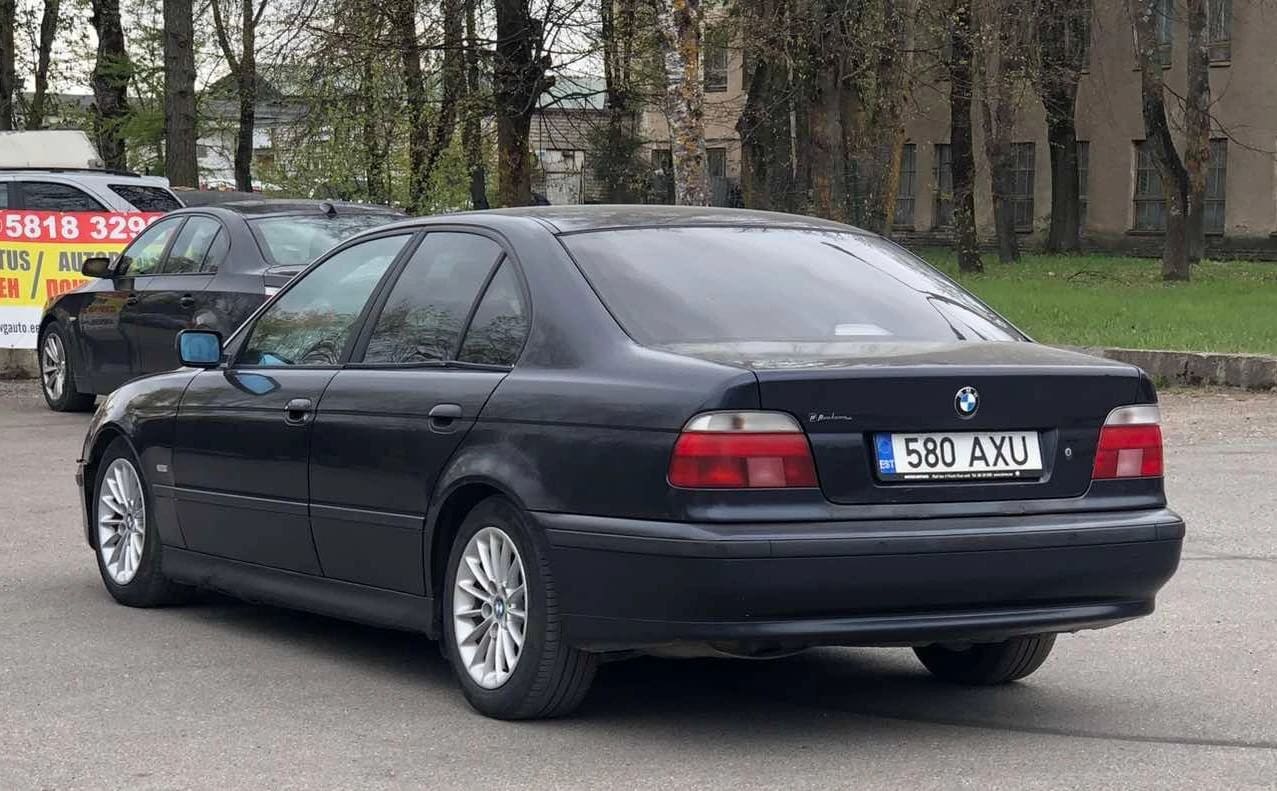 BMW 523