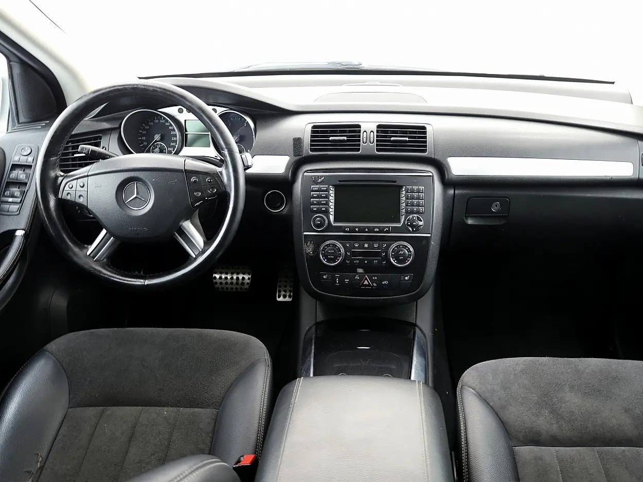 Mercedes-Benz R 320